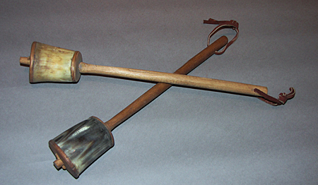 Zrăgănitoare: Steer Horn- IroquoisZrăgănitoare: Steer Horn- Iroquois  